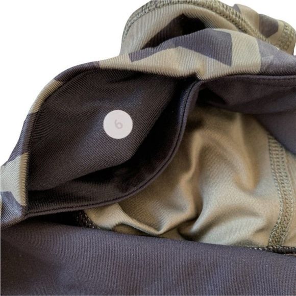 Lululemon Wunder Under Crop II Size 6 - Picture 7 of 12